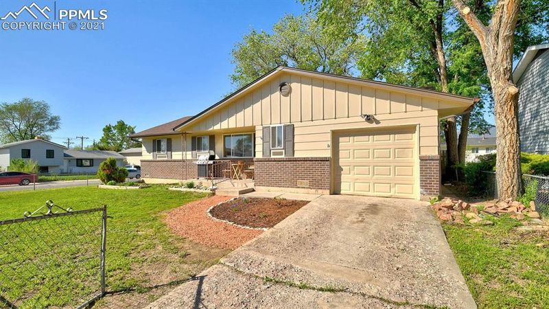 2534 Monterey Rd, Colorado Springs, CO 80910