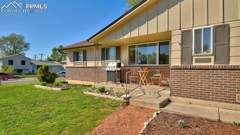 2534 Monterey Rd, Colorado Springs, CO 80910