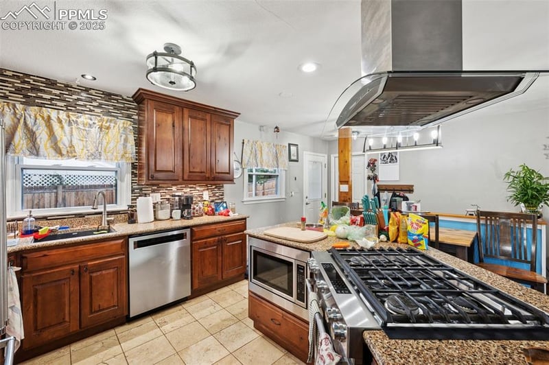 2538 Elvin Ave, Colorado Springs, CO 80909