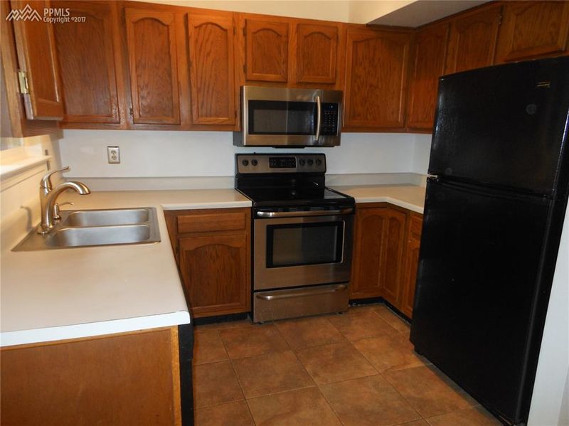 255 Pointer Pl, Colorado Springs, CO 80911
