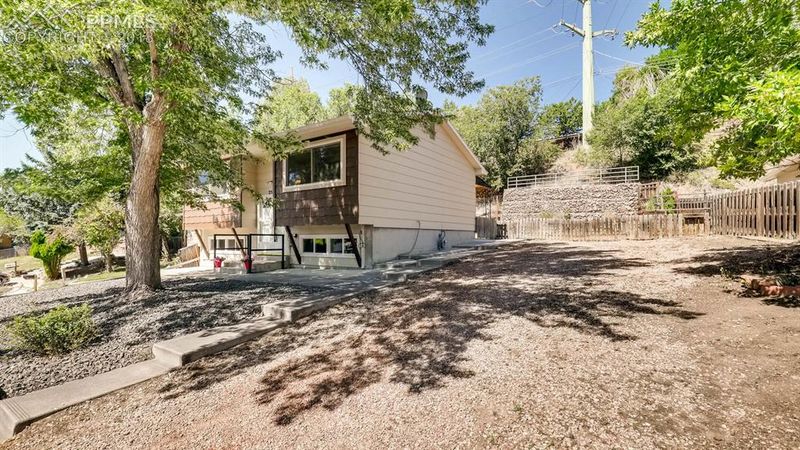 2553 Royalty Ct, Colorado Springs, CO 80904