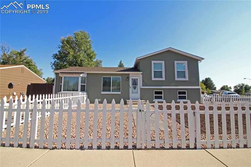 2559 E Payne Cir, Colorado Springs, CO 80916
