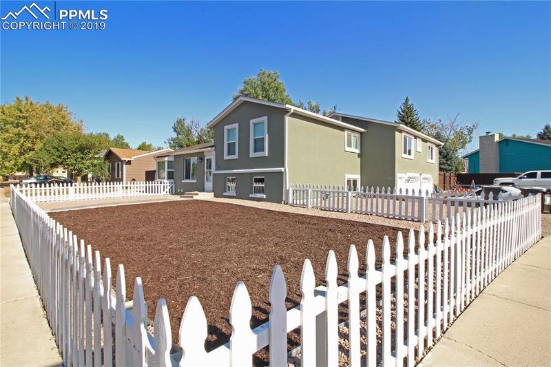 2559 E Payne Cir, Colorado Springs, CO 80916