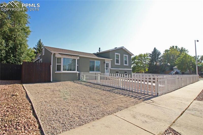2559 E Payne Cir, Colorado Springs, CO 80916