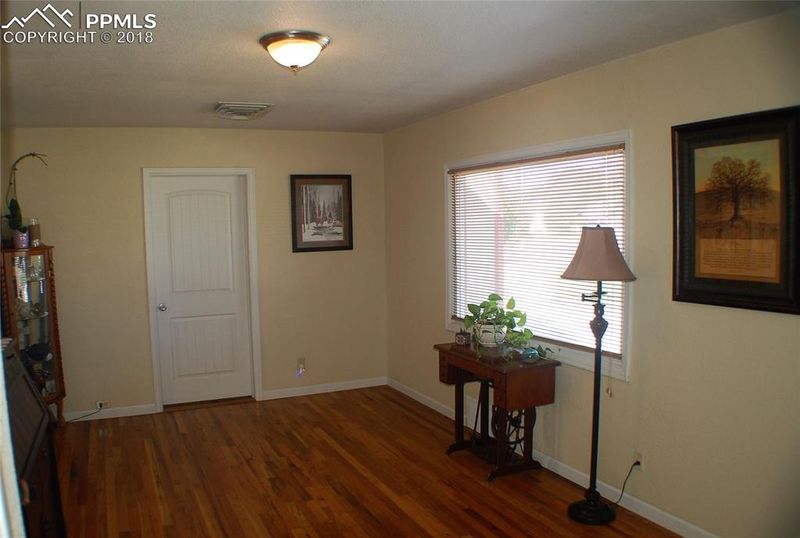 2560 La Veta Ln, Pueblo, CO 81008
