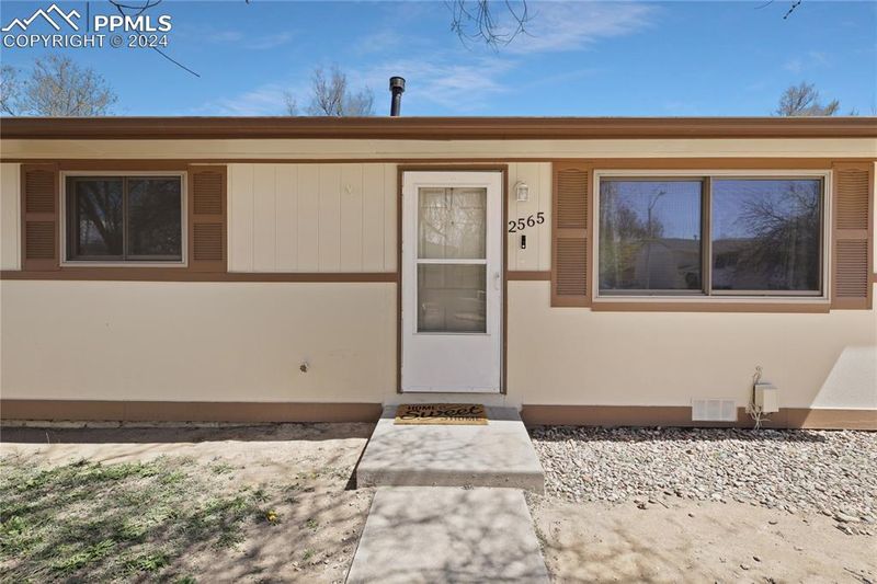 2565 Barkman Dr, Colorado Springs, CO 80916