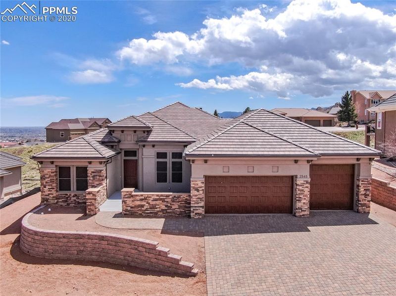 2565 Brogans Bluff Dr, Colorado Springs, CO 80919