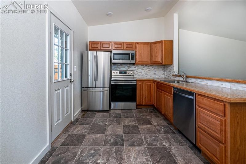 2570 E Uintah St, Colorado Springs, CO 80909