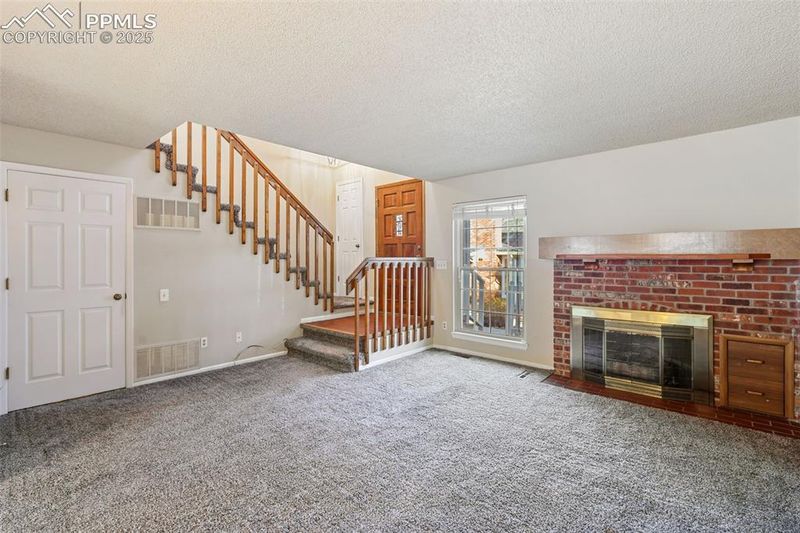 2575 Hatch Cir, Colorado Springs, CO 80918