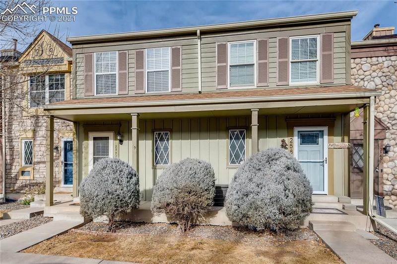 2577 E Nichols Cir, Centennial, CO 80122