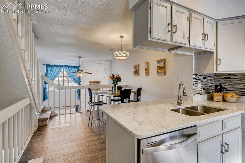 2577 E Nichols Cir, Centennial, CO 80122