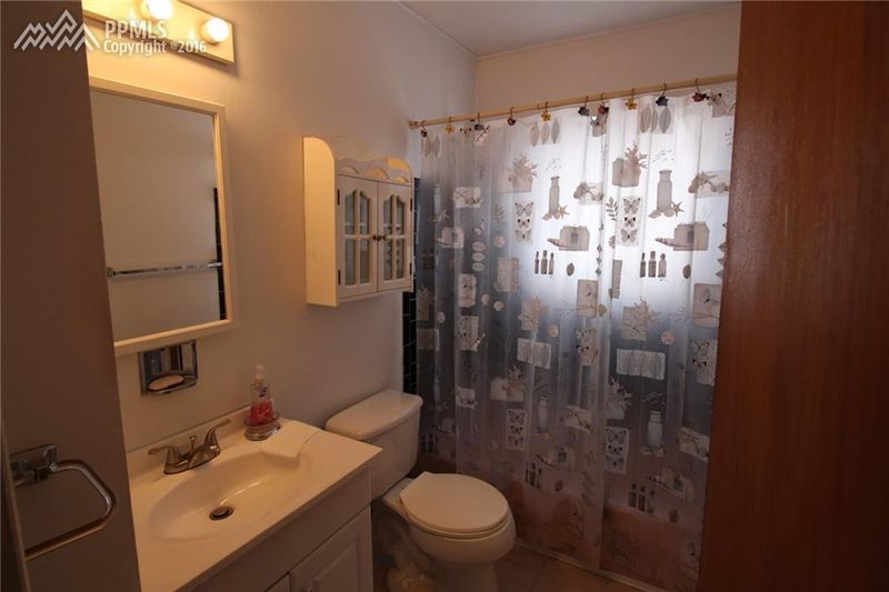 2591 Sherwood Ln, Pueblo, CO 81005