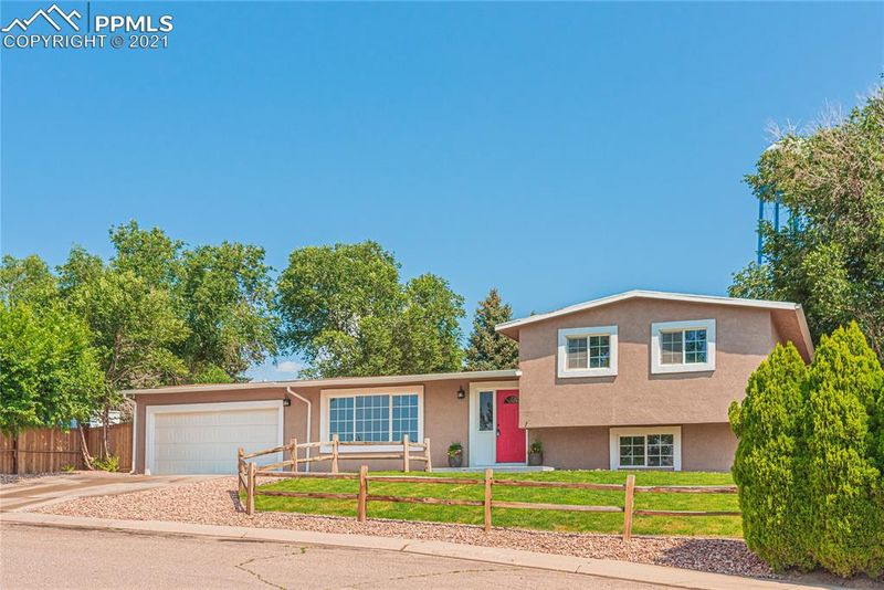 26 E Clover Cir, Colorado Springs, CO 80906