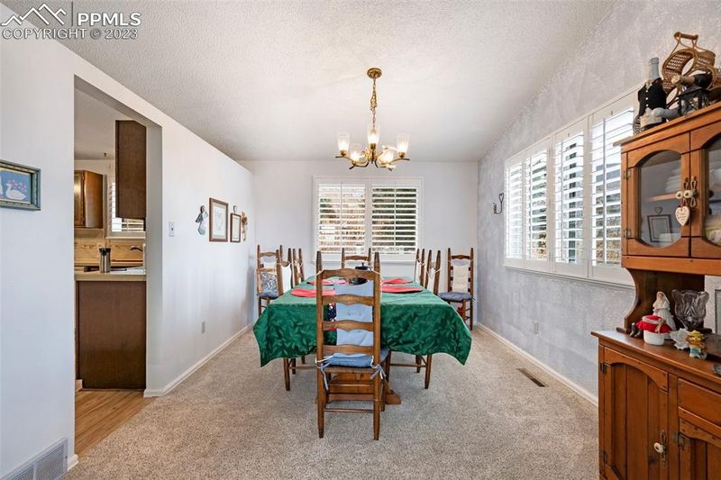 26 Kris Ln, Manitou Springs, CO 80829