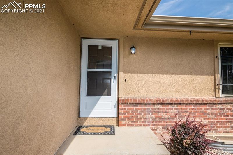 260 Bennington Dr, Colorado Springs, CO 80906
