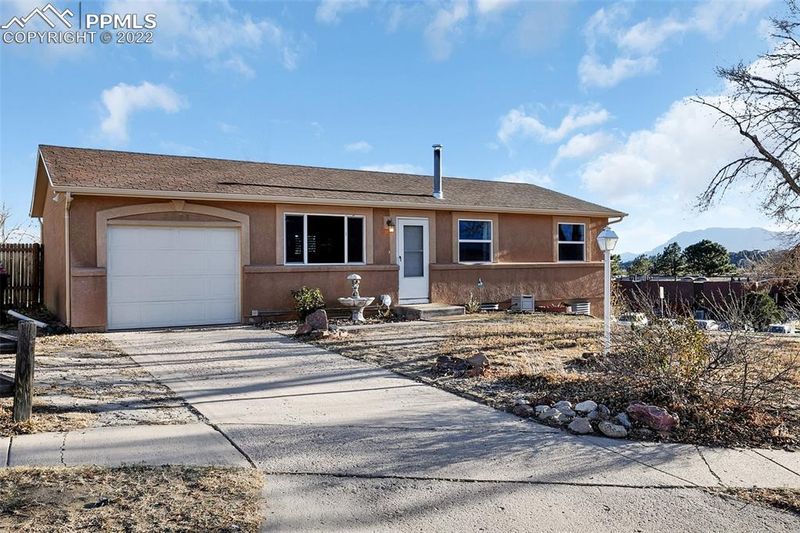 2601 W Montebello Dr, Colorado Springs, CO 80918
