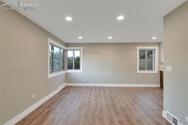 2601 Pontiac St, Denver, CO 80207