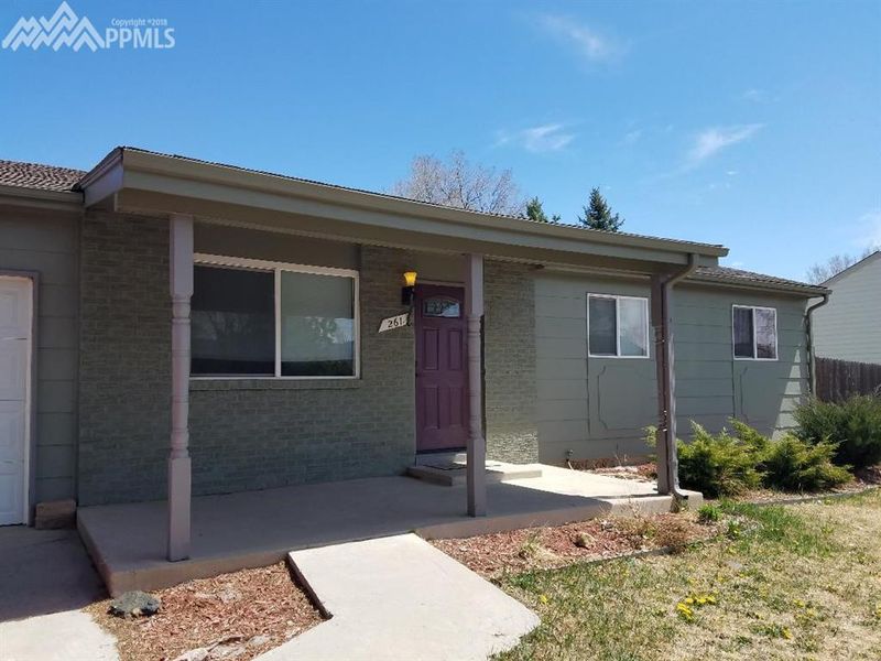 261 S Murray Dr, Colorado Springs, CO 80916