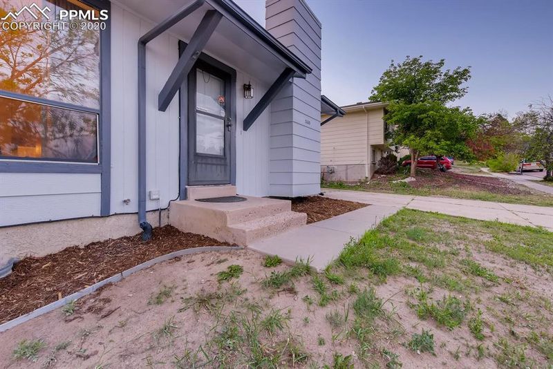 2610 W Montebello Dr, Colorado Springs, CO 80918