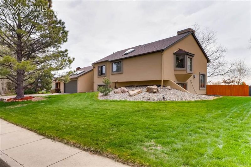 2610 Stoneridge Dr, Colorado Springs, CO 80919