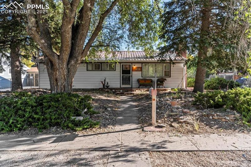 2611 Meadowlark Ln, Colorado Springs, CO 80909