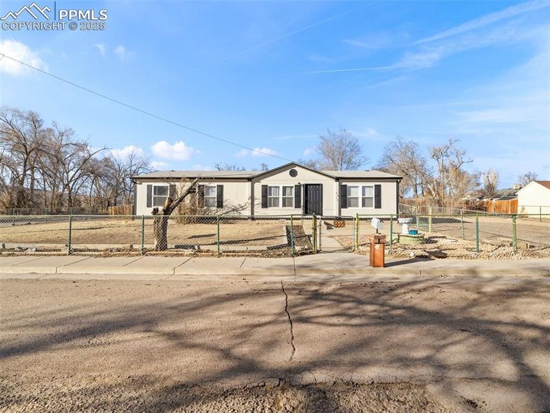 2615 W 25th St, Pueblo, CO 81003