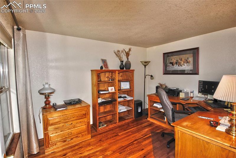 2615 Heathrow Dr, Colorado Springs, CO 80920