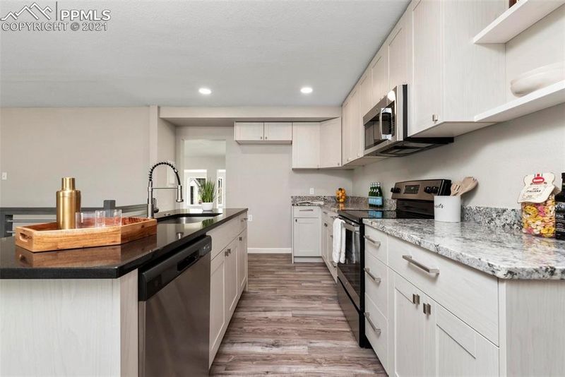 2615 Ridgewood Ln, Pueblo, CO 81005
