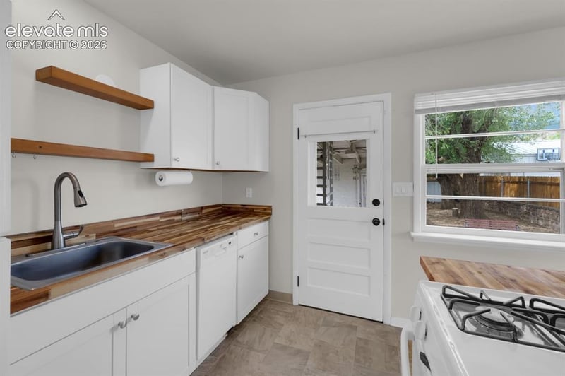 2617 Robinson St, Colorado Springs, CO 80904