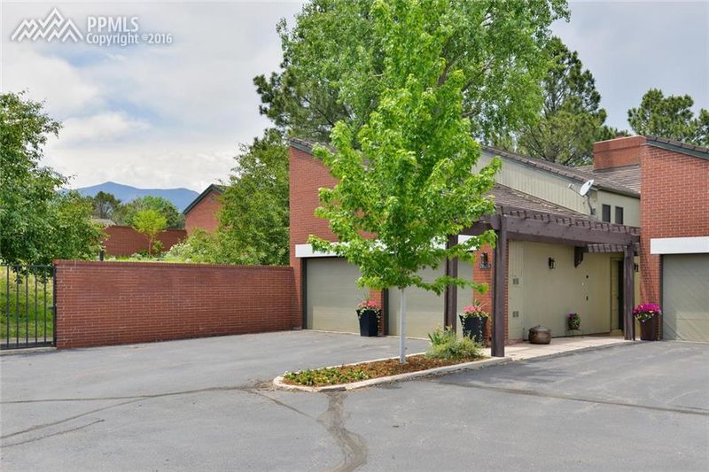 2626 Spring Grove Ter, Colorado Springs, CO 80906