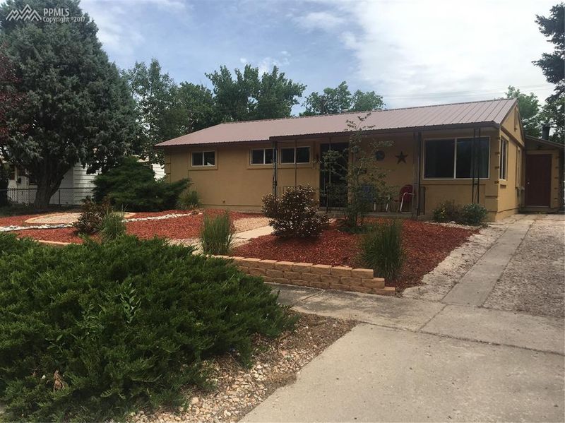 2631 Robin Dr, Colorado Springs, CO 80909