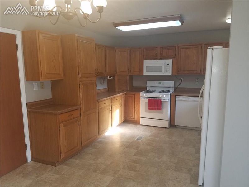 265 Everett Dr, Colorado Springs, CO 80911