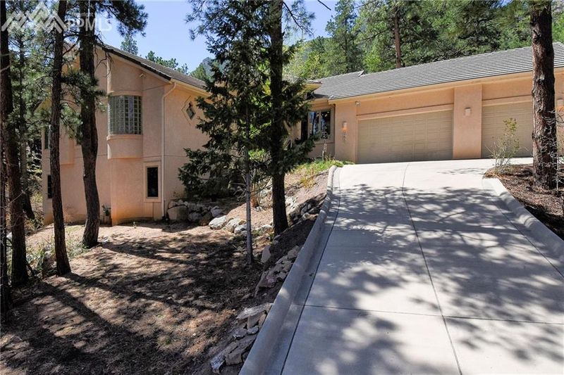 265 Stonebeck Ln, Colorado Springs, CO 80906