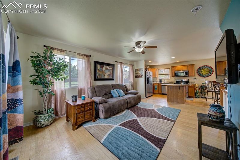 2652 Lynbarton Point, Colorado Springs, CO 80918