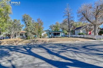27 Bonfoy Ave, Colorado Springs, CO 80909