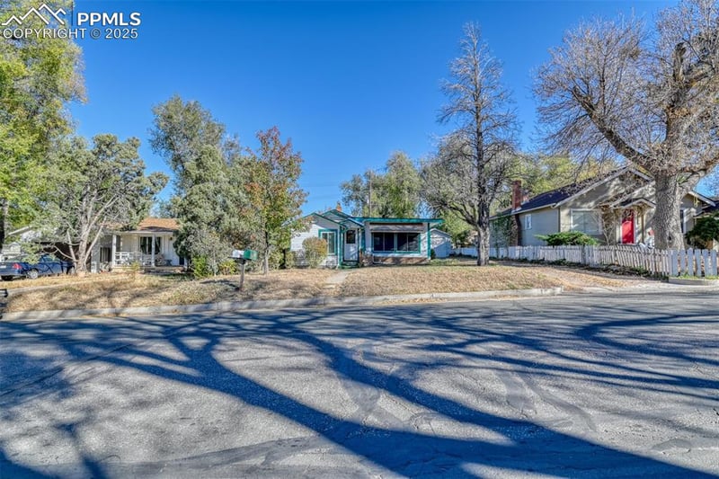 27 Bonfoy Ave, Colorado Springs, CO 80909