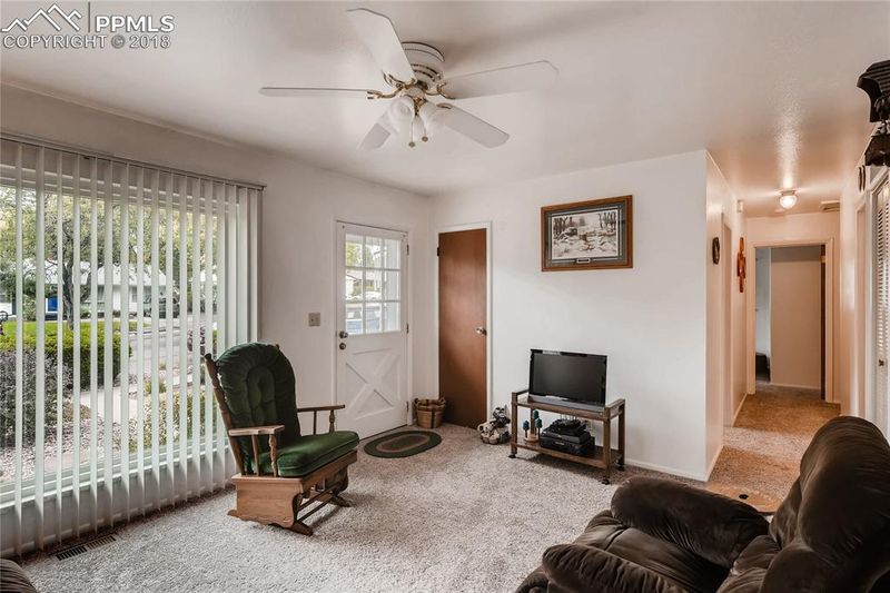27 S Dunsmere St, Colorado Springs, CO 80910