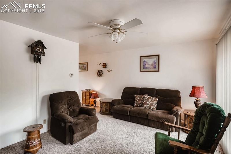 27 S Dunsmere St, Colorado Springs, CO 80910