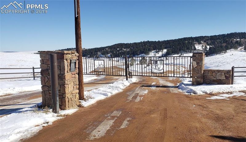 2700 N Elk Ridge Rd, Divide, CO 80814