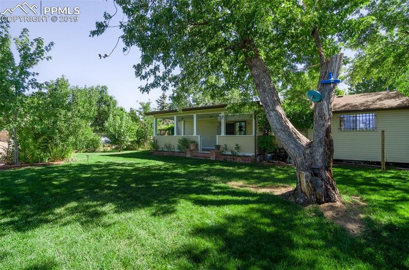2702 Ferber Dr, Colorado Springs, CO 80916