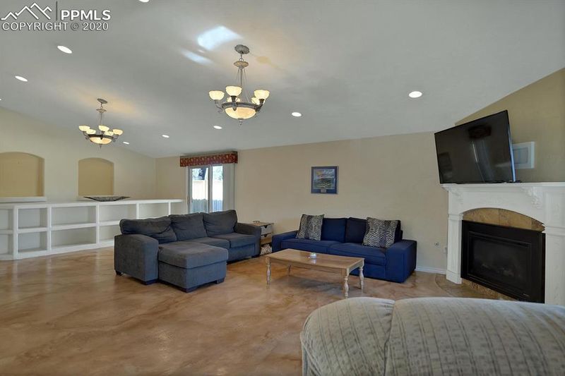 2705 Bermuda Cir, Colorado Springs, CO 80917