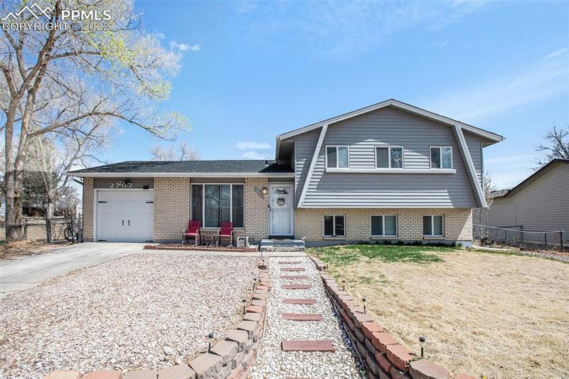 2707 Ferber Dr, Colorado Springs, CO 80916