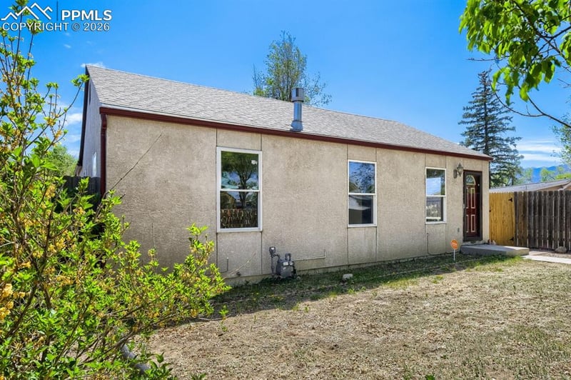 2711 Monument St, Colorado Springs, CO 80909