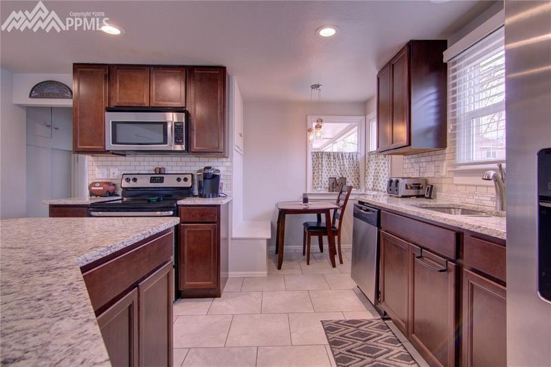 2711 W Uintah St, Colorado Springs, CO 80904