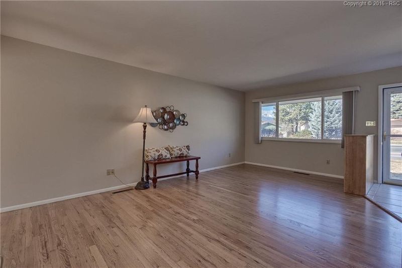 2715 Flintridge Dr, Colorado Springs, CO 80918