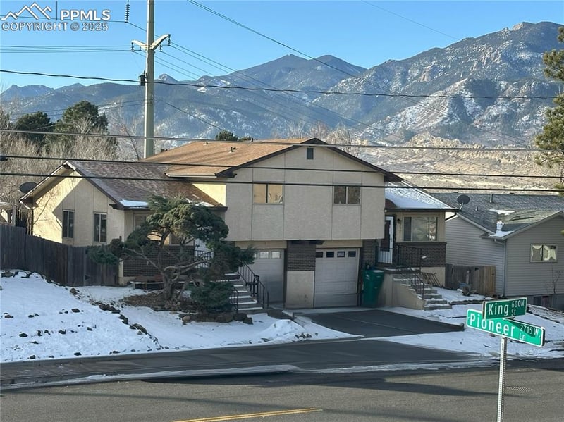 2717 King St, Colorado Springs, CO 80904