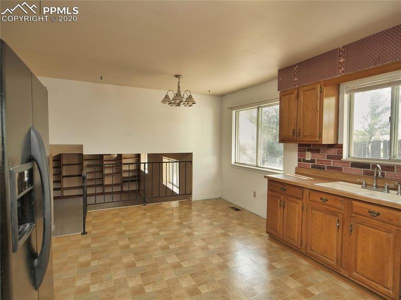 2718 Ferber Dr, Colorado Springs, CO 80916