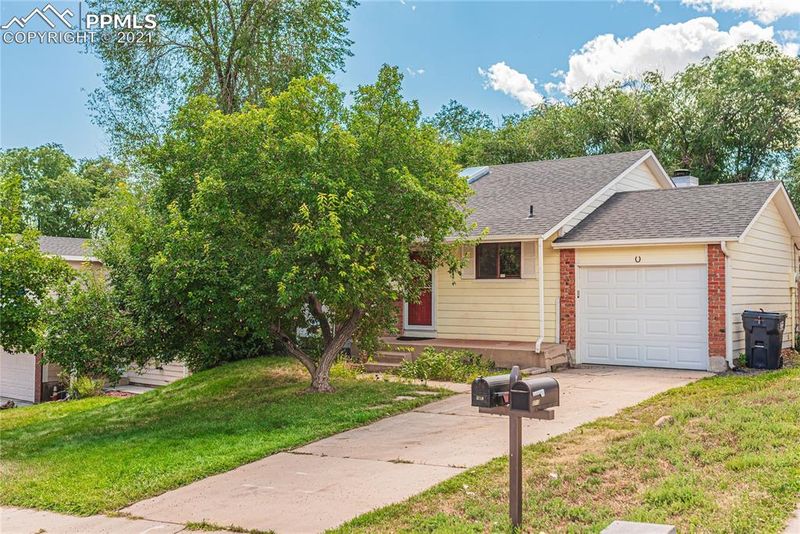 2719 Sage St, Colorado Springs, CO 80907