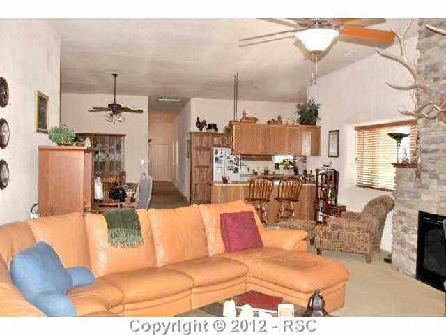 272 Top Notch Trl, Penrose, CO 81240