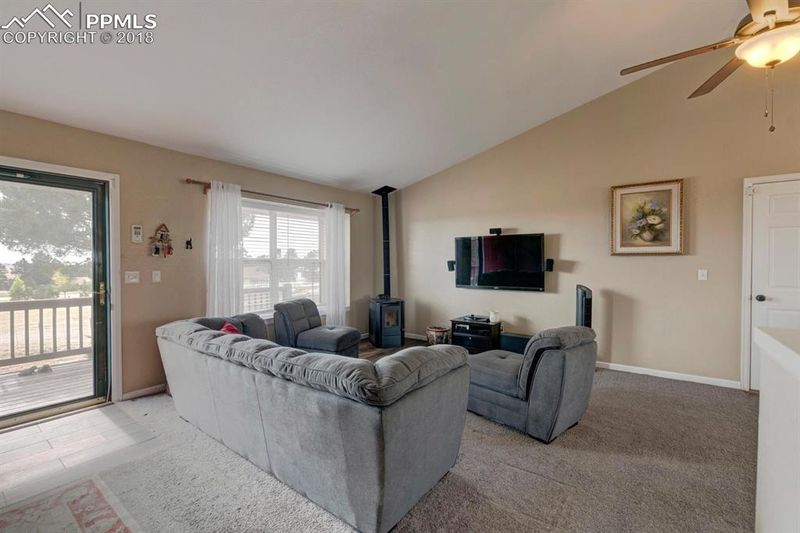 27241 Plainview Dr, Kiowa, CO 80117